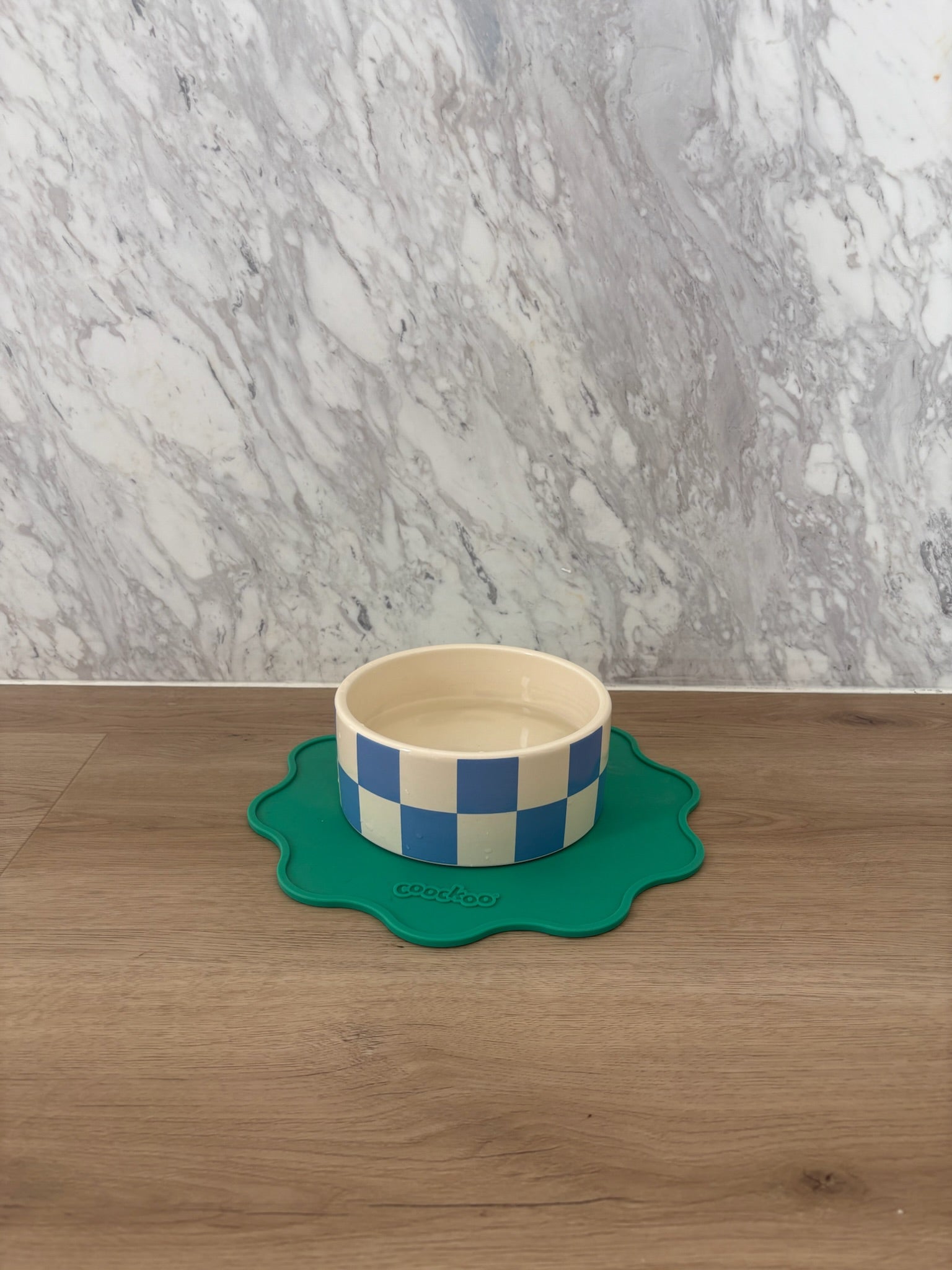 Placemat SPILL THE TEA rond