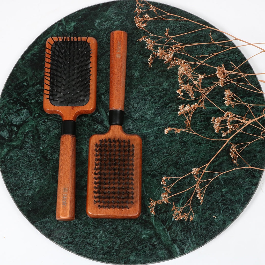 Noir Japandi double grooming brush